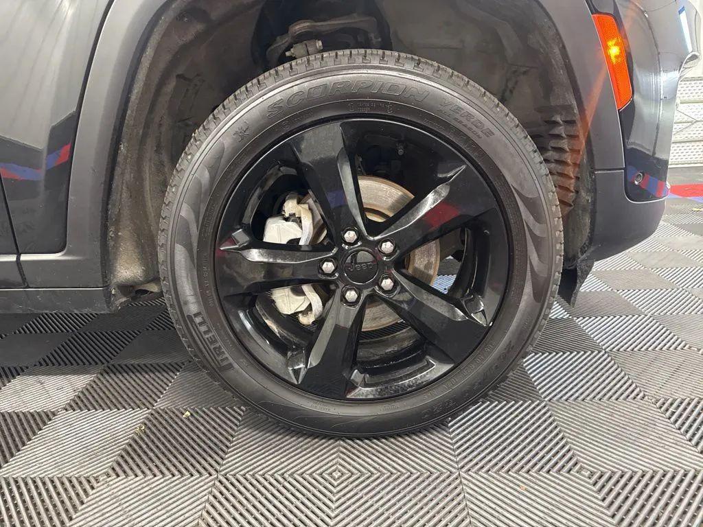 used 2023 Jeep Grand Cherokee car, priced at $30,777