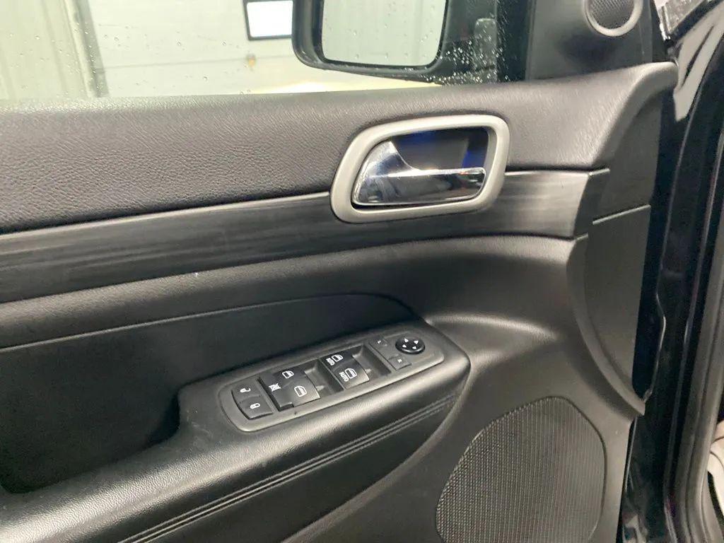 used 2019 Jeep Grand Cherokee car, priced at $19,995