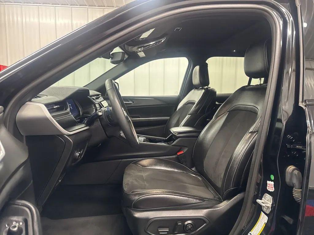 used 2023 Jeep Grand Cherokee car, priced at $29,358