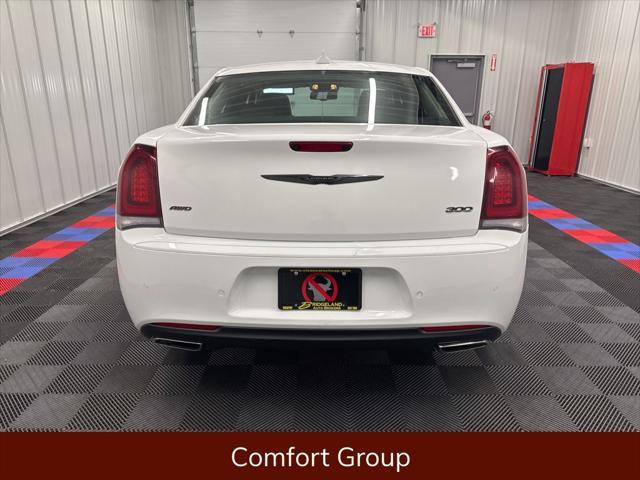 used 2022 Chrysler 300 car