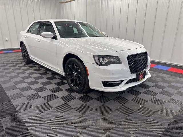 used 2022 Chrysler 300 car