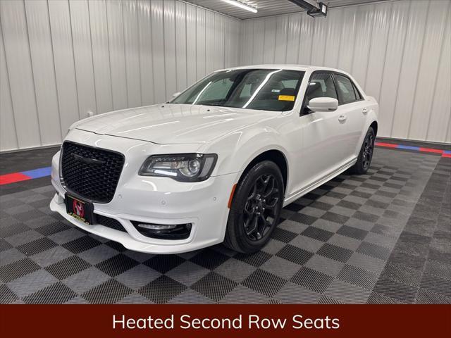 used 2022 Chrysler 300 car