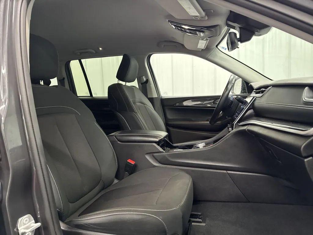 used 2022 Jeep Grand Cherokee car, priced at $26,555