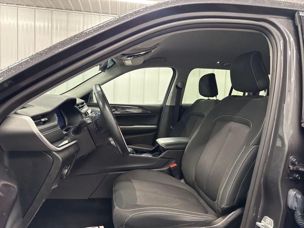 used 2022 Jeep Grand Cherokee car, priced at $26,555