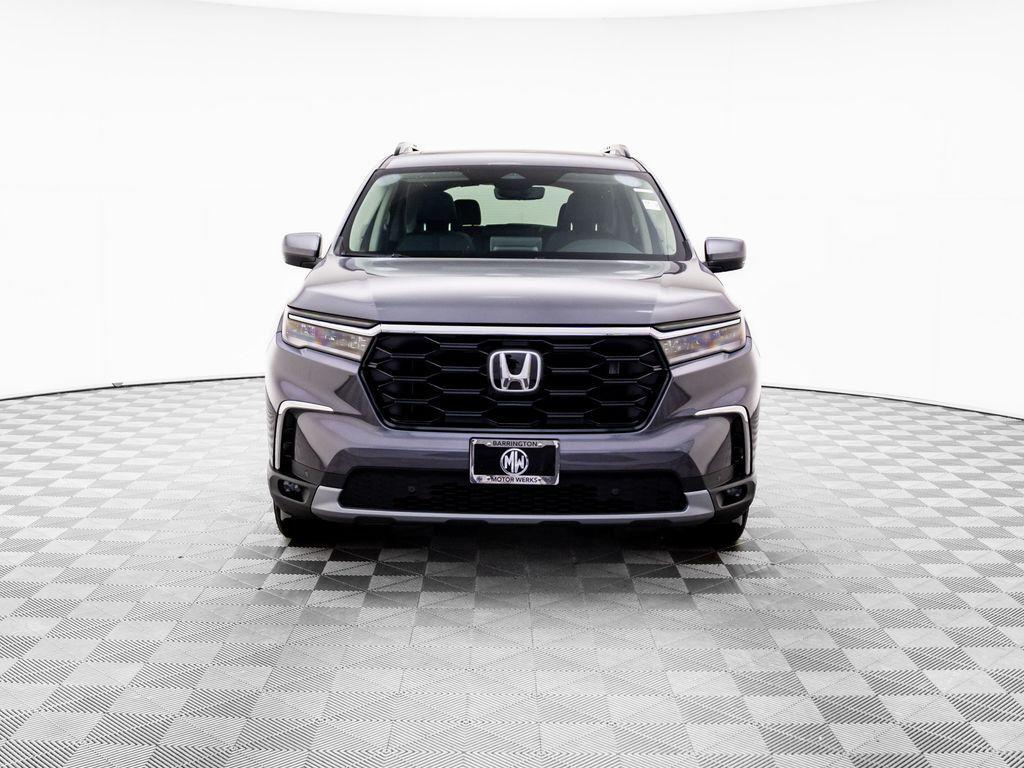 new 2025 Honda Pilot car, priced at $49,095