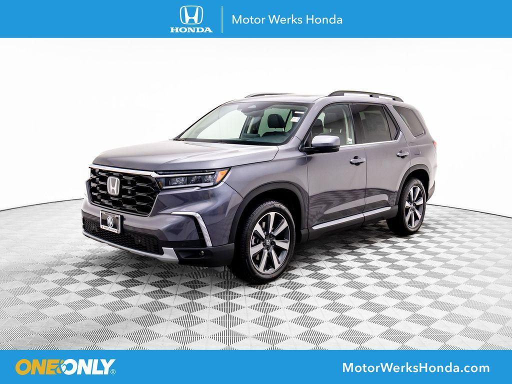 new 2025 Honda Pilot car, priced at $49,095
