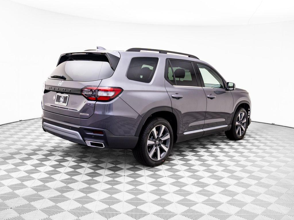new 2025 Honda Pilot car, priced at $49,095