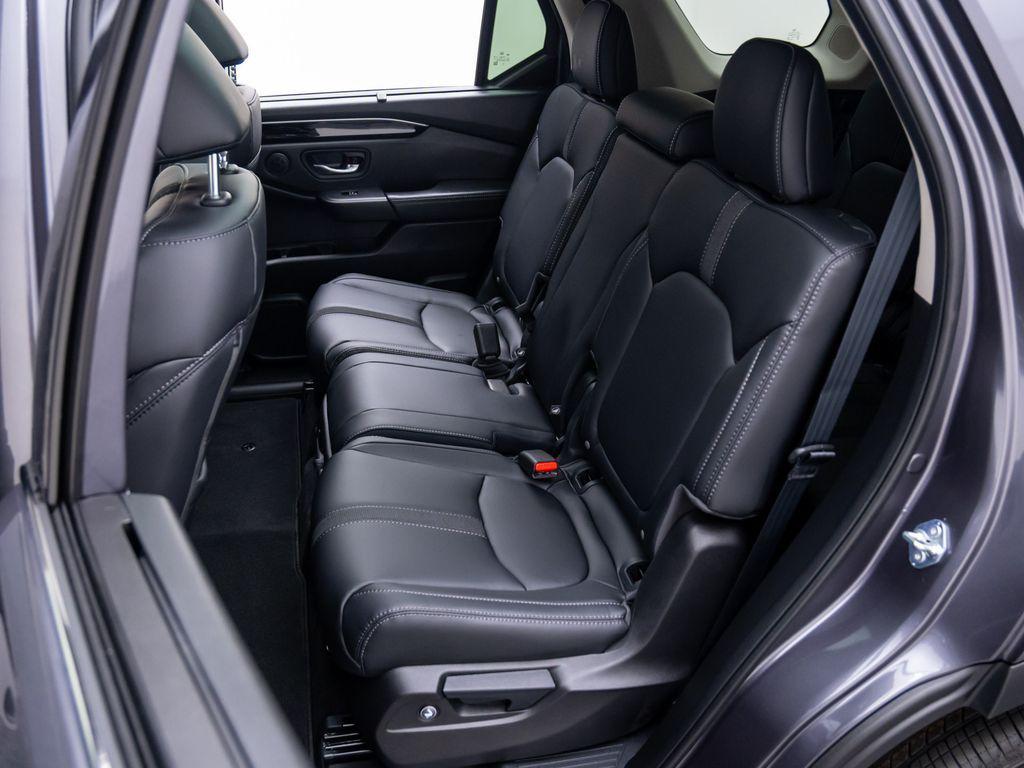 new 2025 Honda Pilot car, priced at $49,095