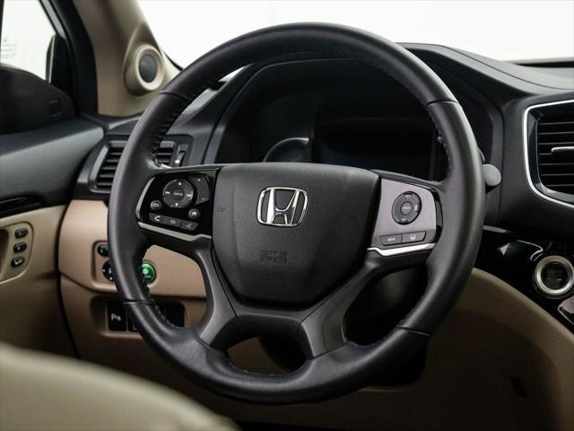 used 2022 Honda Pilot car, priced at $35,995