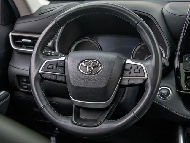 used 2022 Toyota Highlander car, priced at $31,995