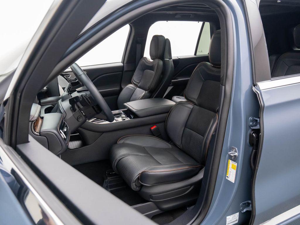 used 2025 Lincoln Aviator car, priced at $75,495