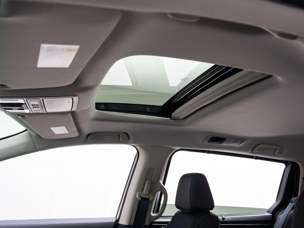 new 2026 Honda Odyssey car, priced at $44,290