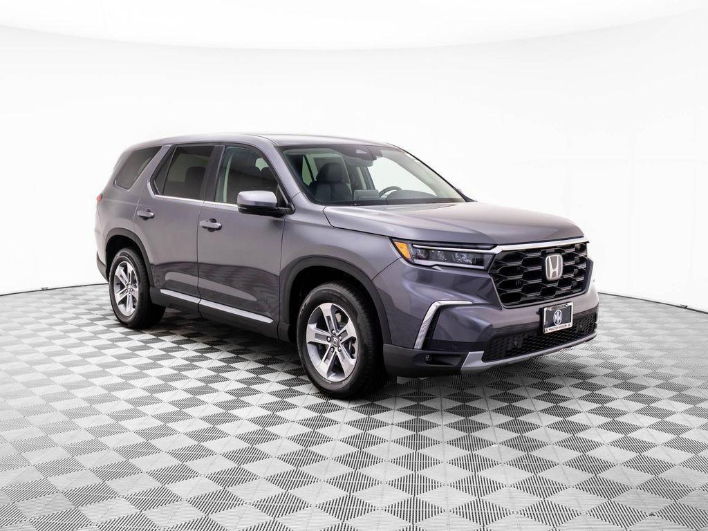 new 2025 Honda Pilot car, priced at $44,268