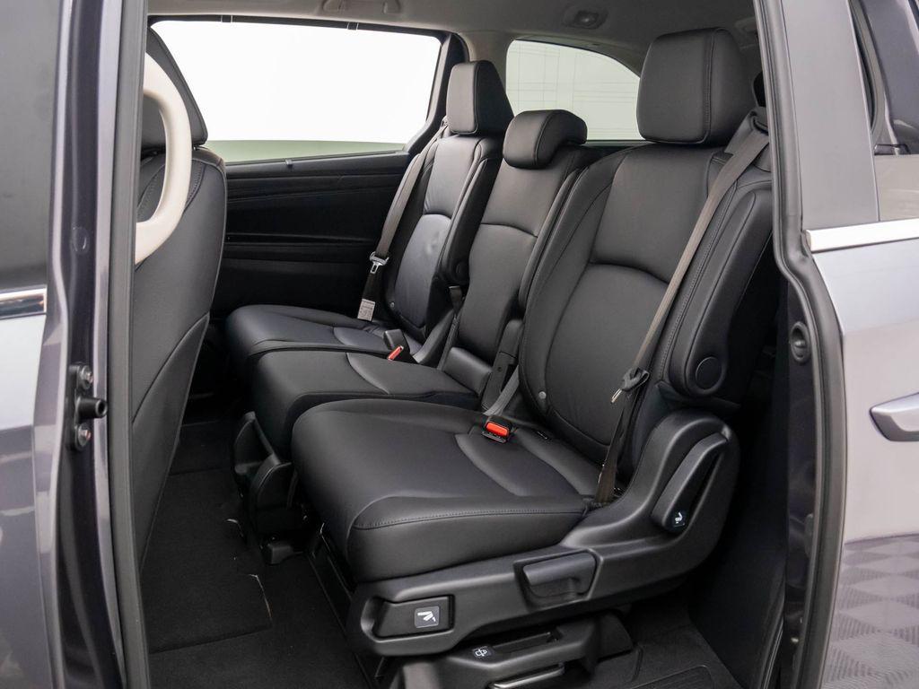 new 2026 Honda Odyssey car, priced at $45,685