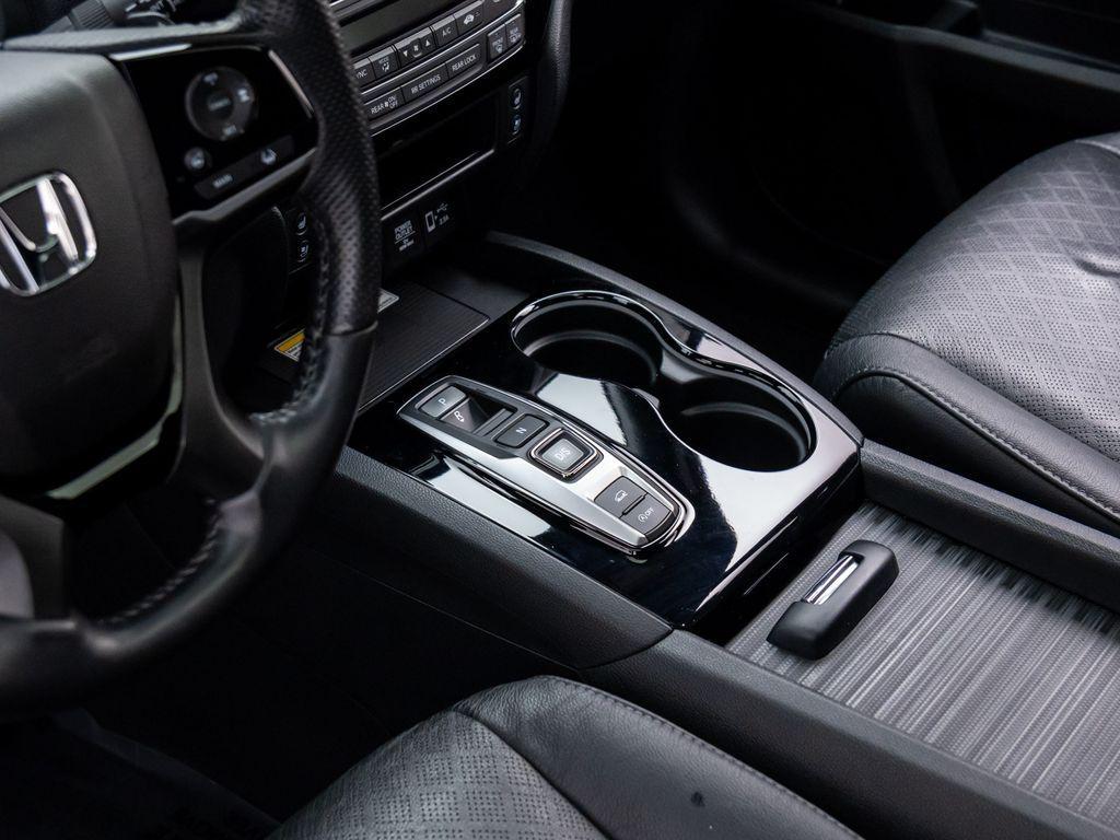 used 2022 Honda Passport car, priced at $33,401