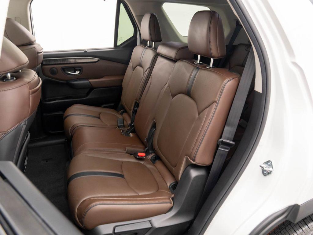 new 2025 Honda Pilot car, priced at $52,985