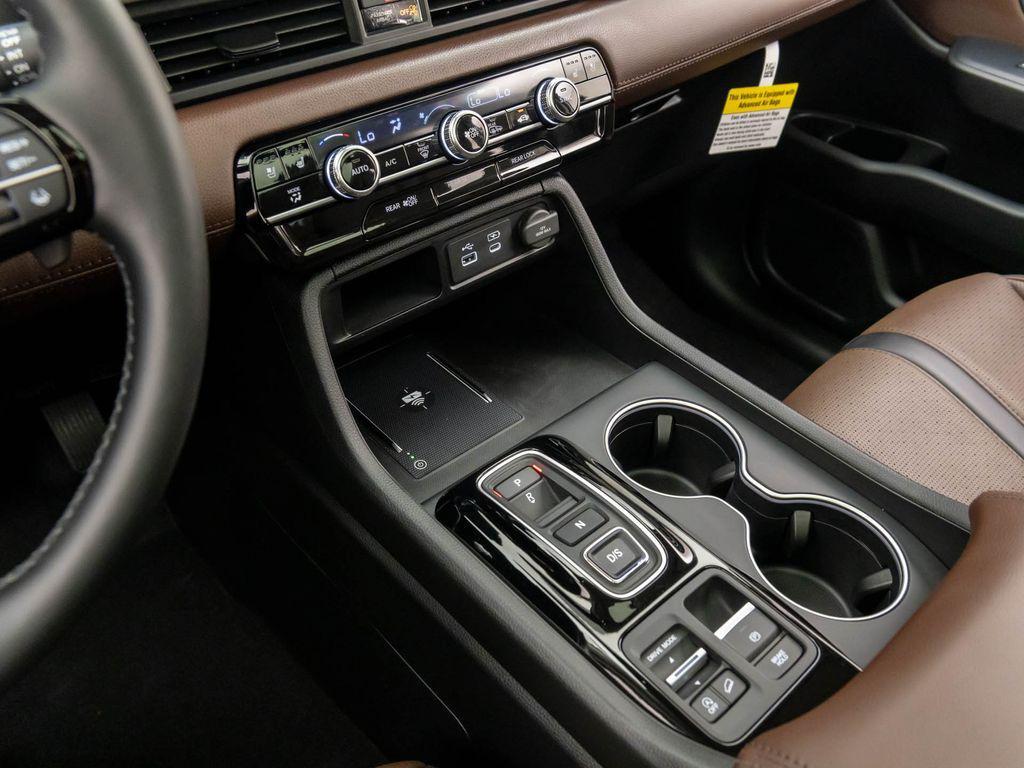 new 2025 Honda Pilot car, priced at $52,985