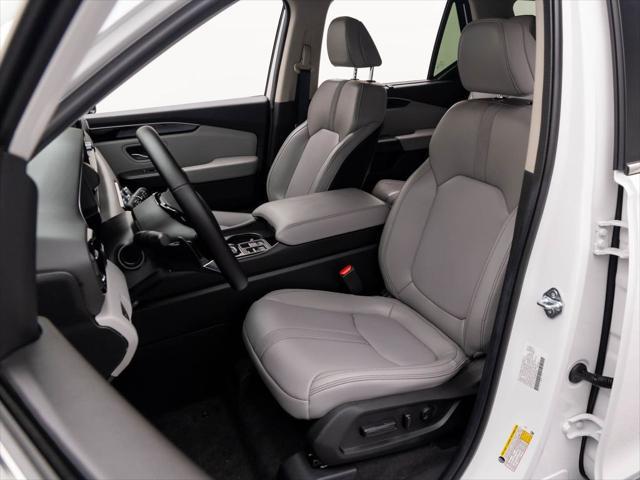 new 2025 Honda Pilot car, priced at $45,956