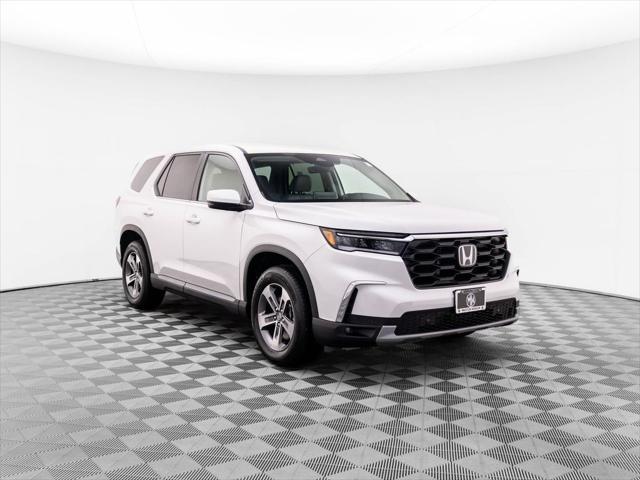 new 2025 Honda Pilot car, priced at $45,956