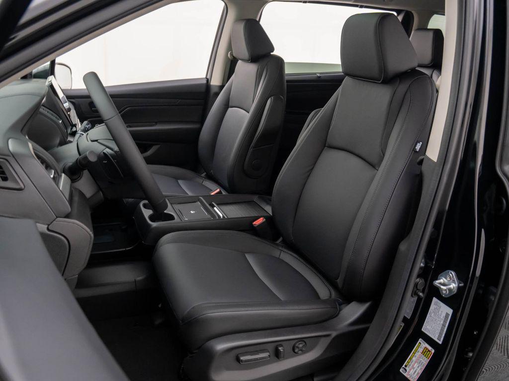 new 2026 Honda Odyssey car, priced at $44,290