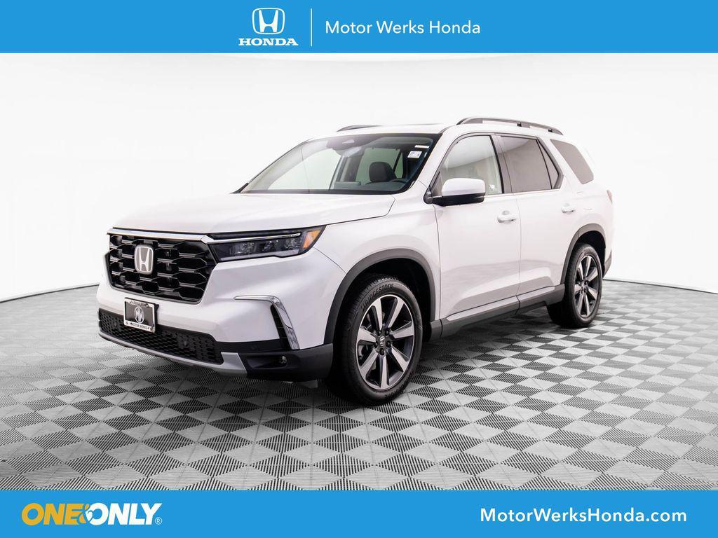 new 2025 Honda Pilot car, priced at $50,050