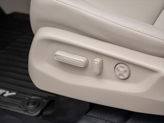new 2025 Honda Odyssey car, priced at $44,003