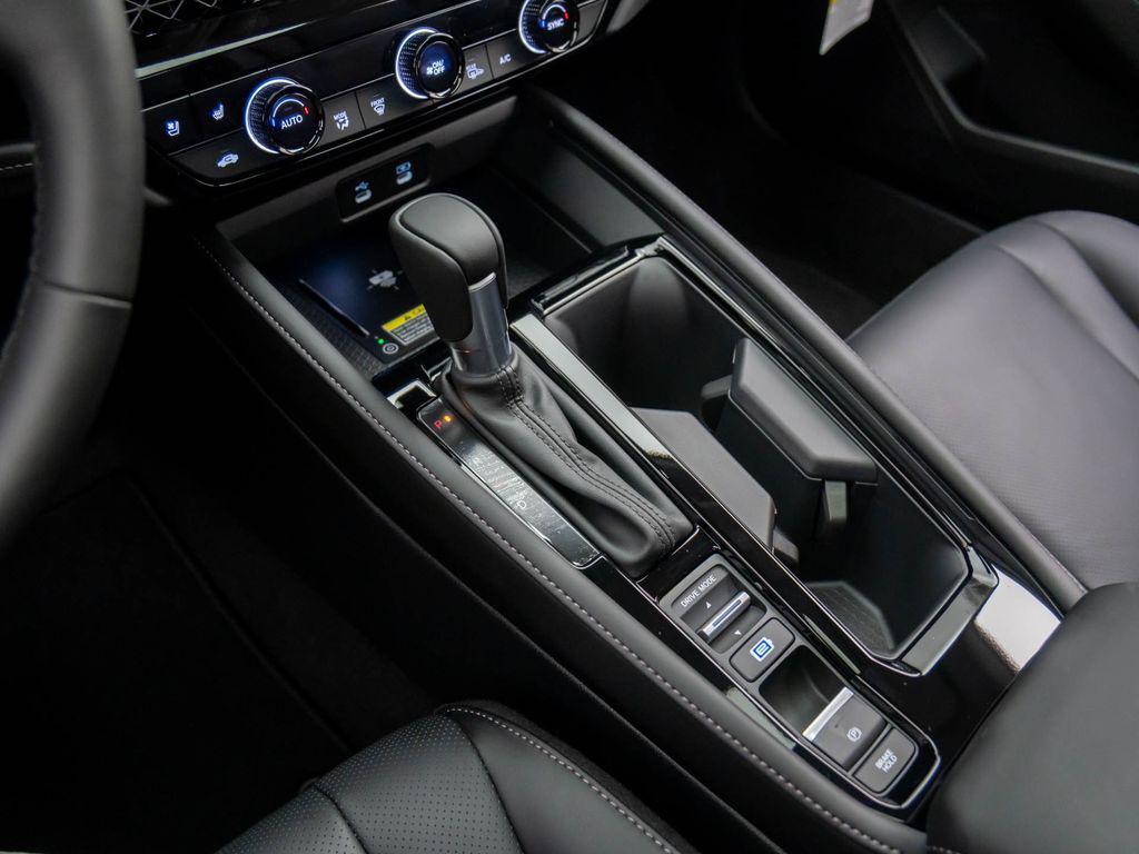 new 2025 Honda Accord Hybrid car, priced at $37,666