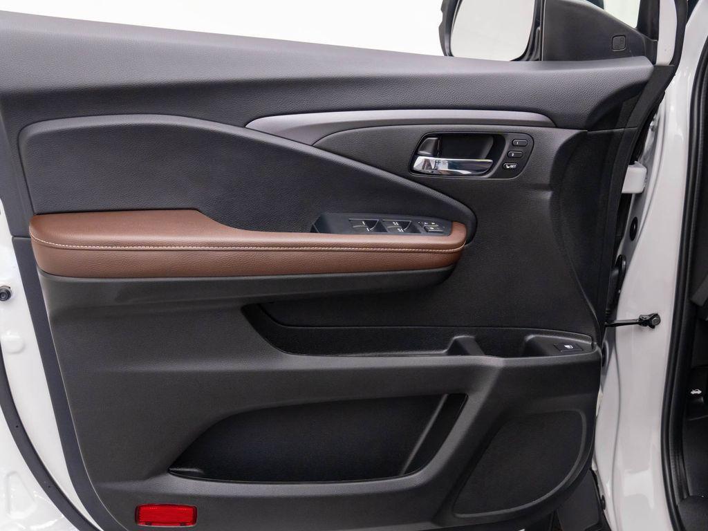 new 2025 Honda Ridgeline car, priced at $42,380
