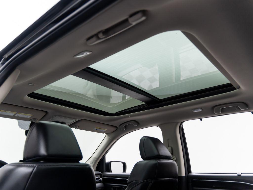 new 2025 Honda Pilot car, priced at $47,823