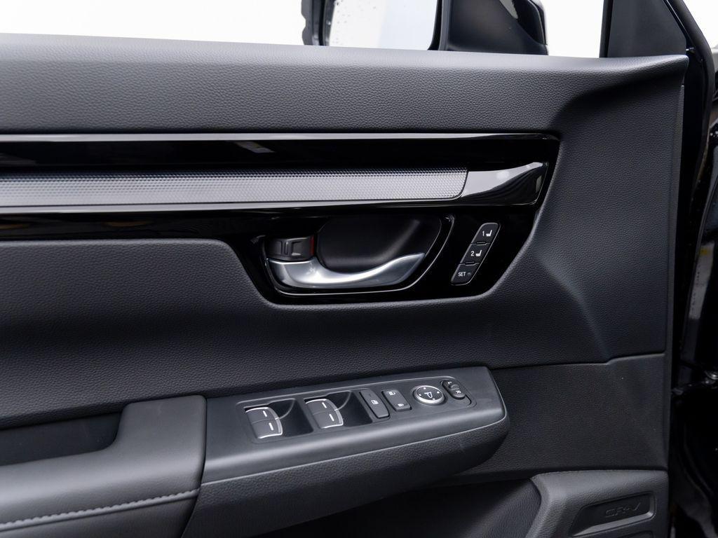 used 2025 Honda CR-V car, priced at $34,925
