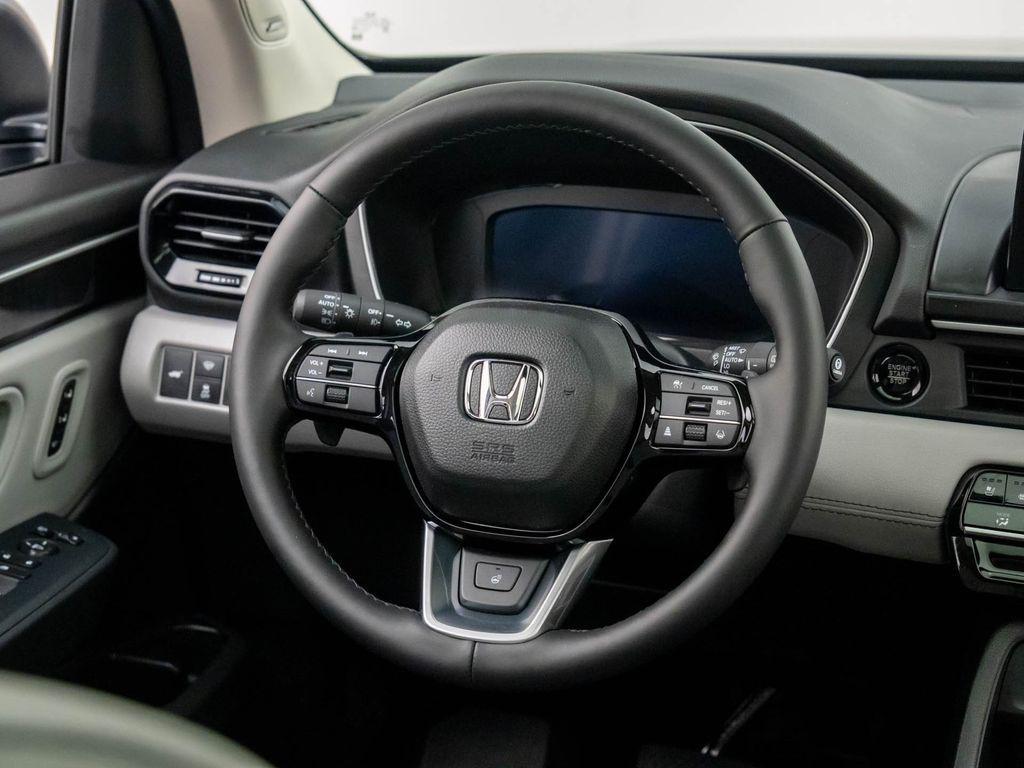 new 2025 Honda Pilot car, priced at $52,575