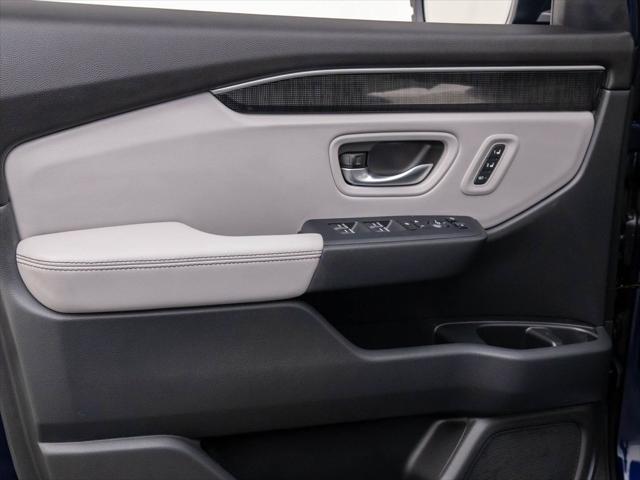 new 2025 Honda Pilot car, priced at $51,177