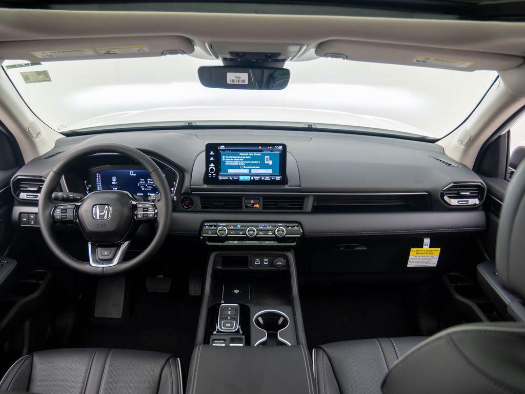 new 2025 Honda Pilot car, priced at $53,760
