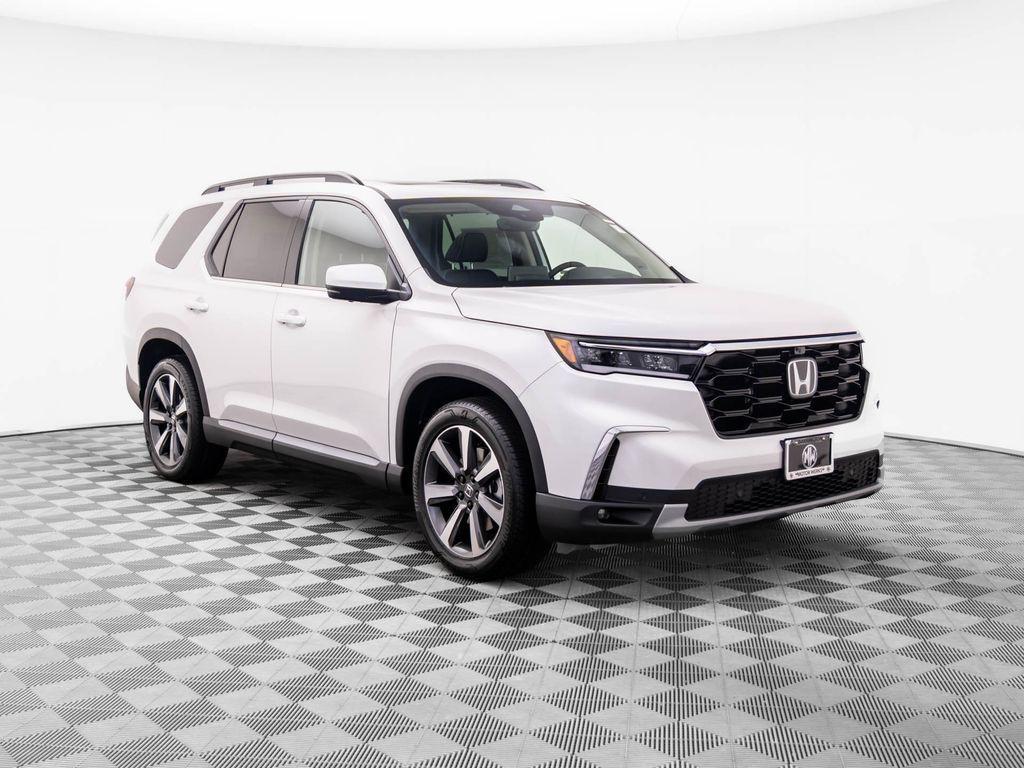 new 2025 Honda Pilot car, priced at $53,760