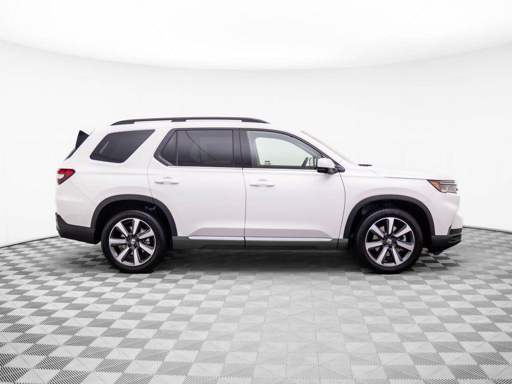new 2025 Honda Pilot car, priced at $53,760