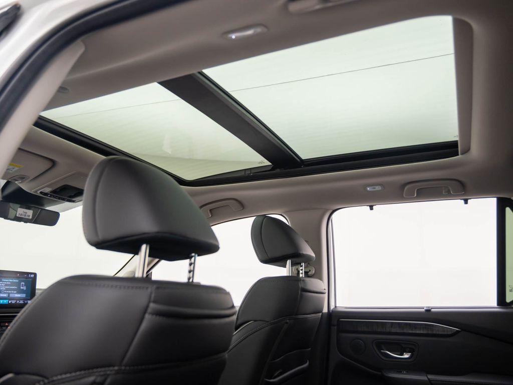 new 2025 Honda Pilot car, priced at $53,760