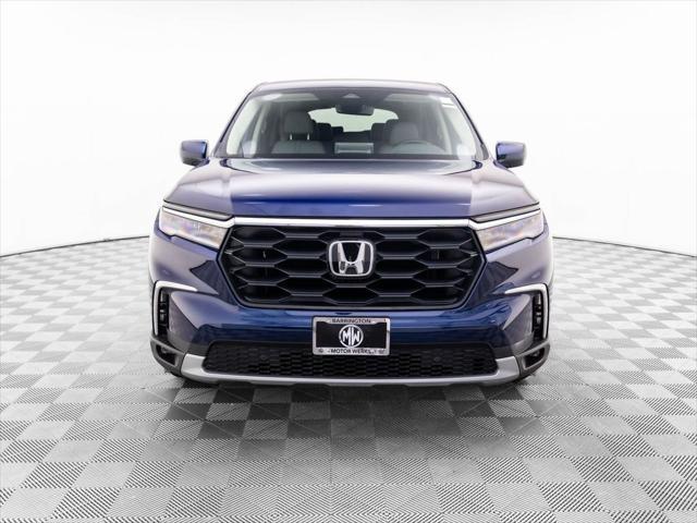 new 2025 Honda Pilot car, priced at $47,800