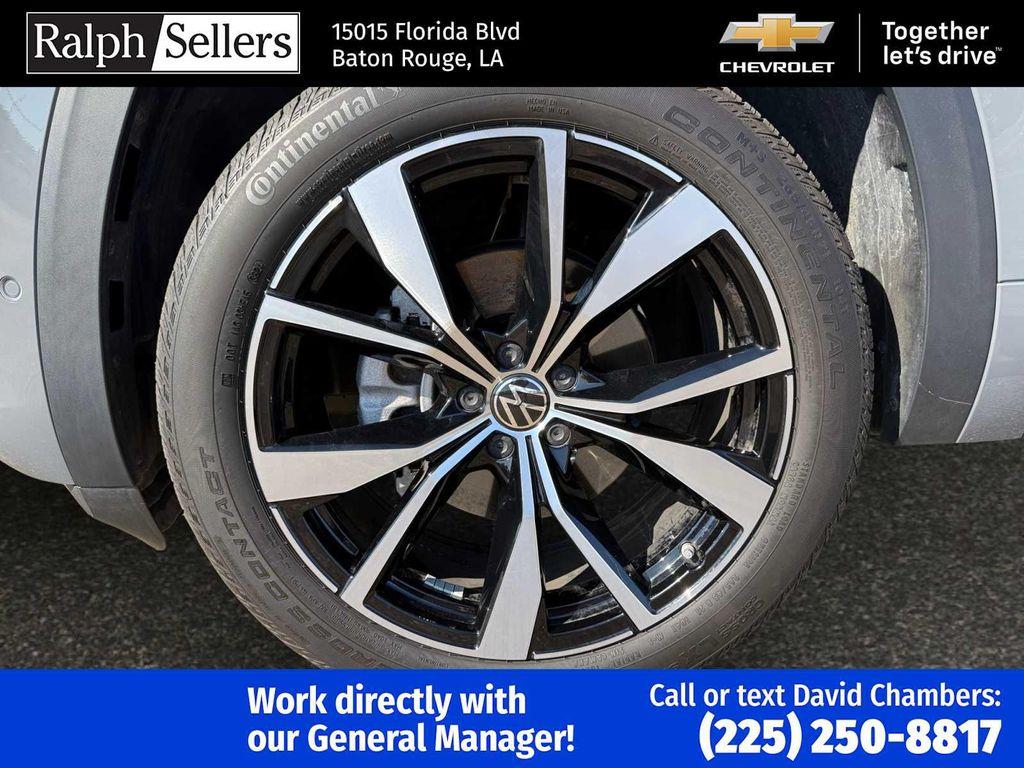 used 2025 Volkswagen Atlas Cross Sport car, priced at $45,995