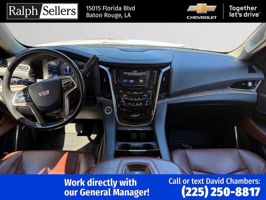 used 2020 Cadillac Escalade ESV car, priced at $33,000