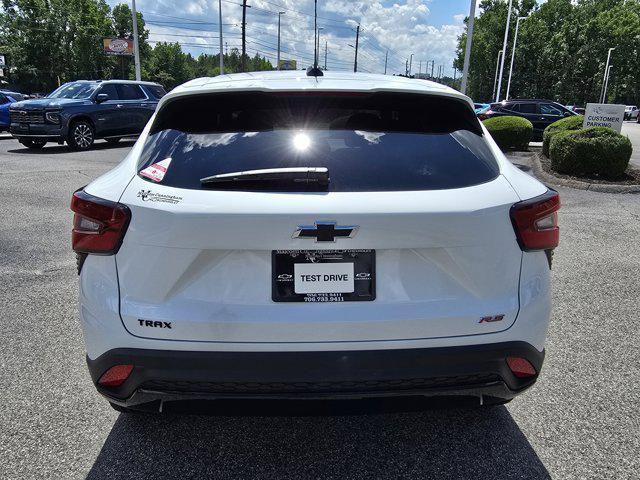 new 2025 Chevrolet Trax car, priced at $24,525