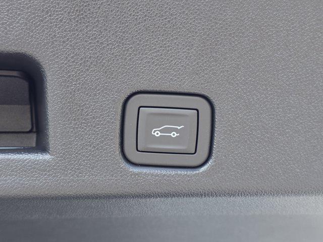 new 2025 Chevrolet Traverse car, priced at $46,830
