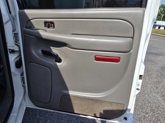 used 2004 Chevrolet Silverado 2500 car, priced at $14,575