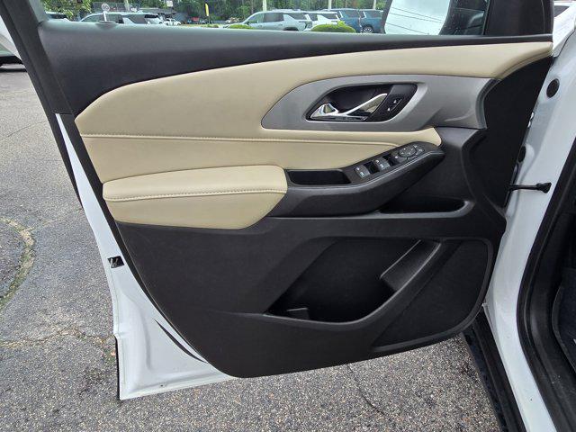 used 2023 Chevrolet Traverse car, priced at $26,895