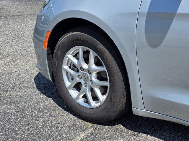 used 2023 Chrysler Pacifica car, priced at $24,155