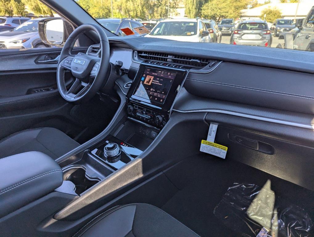 new 2025 Jeep Grand Cherokee car, priced at $36,605