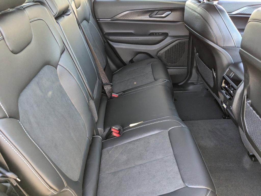 new 2025 Jeep Grand Cherokee car, priced at $39,840
