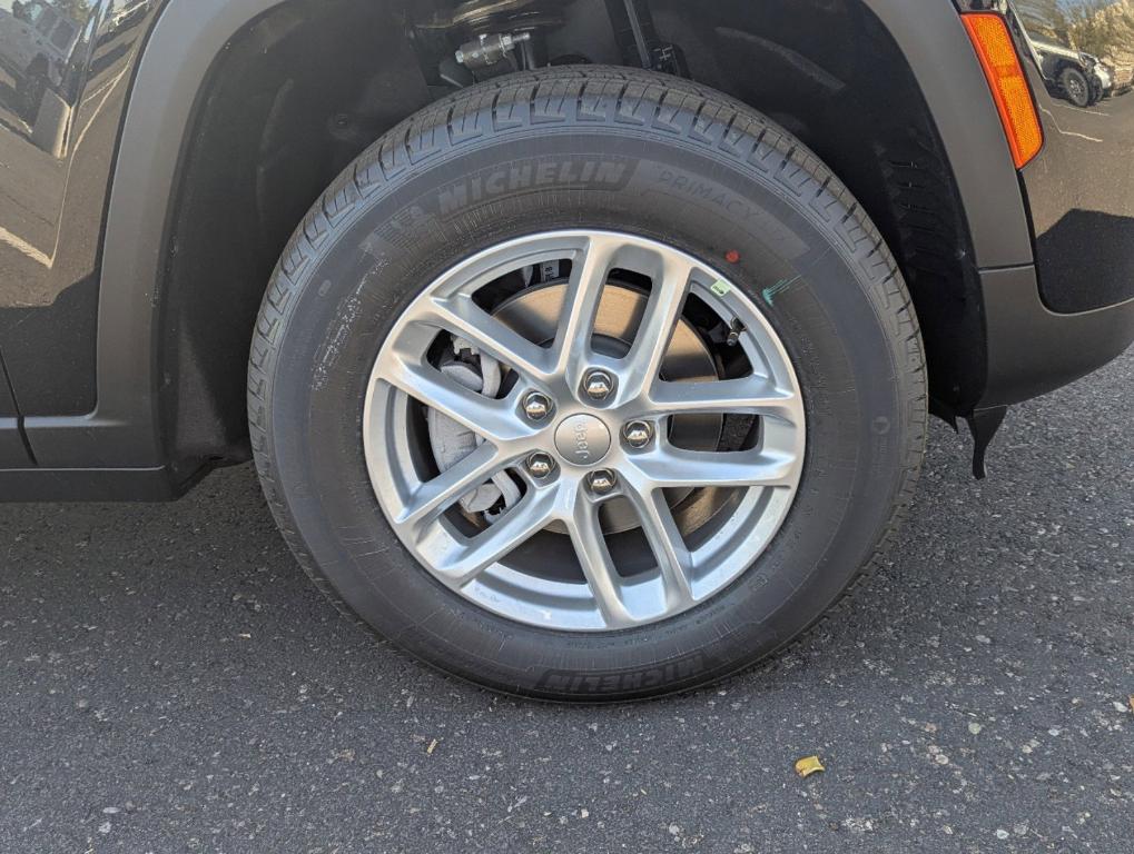 new 2025 Jeep Grand Cherokee car, priced at $41,698