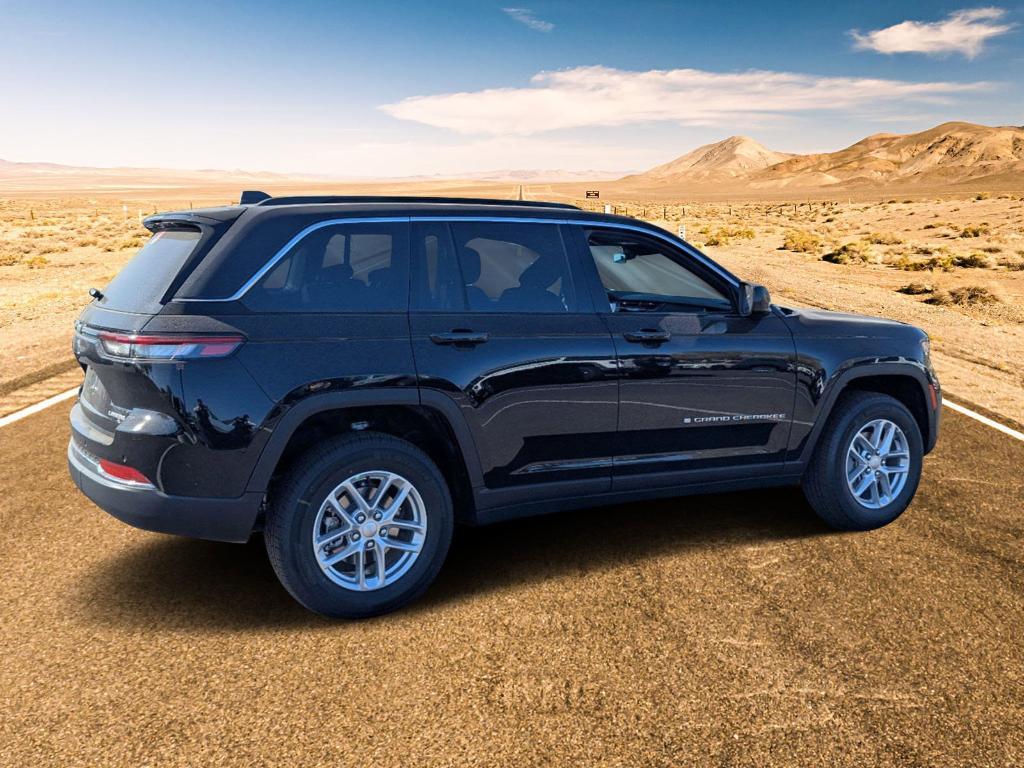 new 2025 Jeep Grand Cherokee car, priced at $41,698