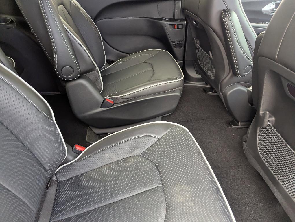 new 2025 Chrysler Pacifica Hybrid car, priced at $53,756