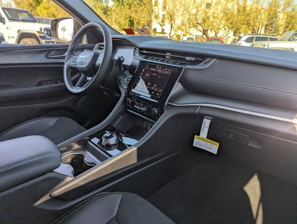 new 2025 Jeep Grand Cherokee L car, priced at $43,186